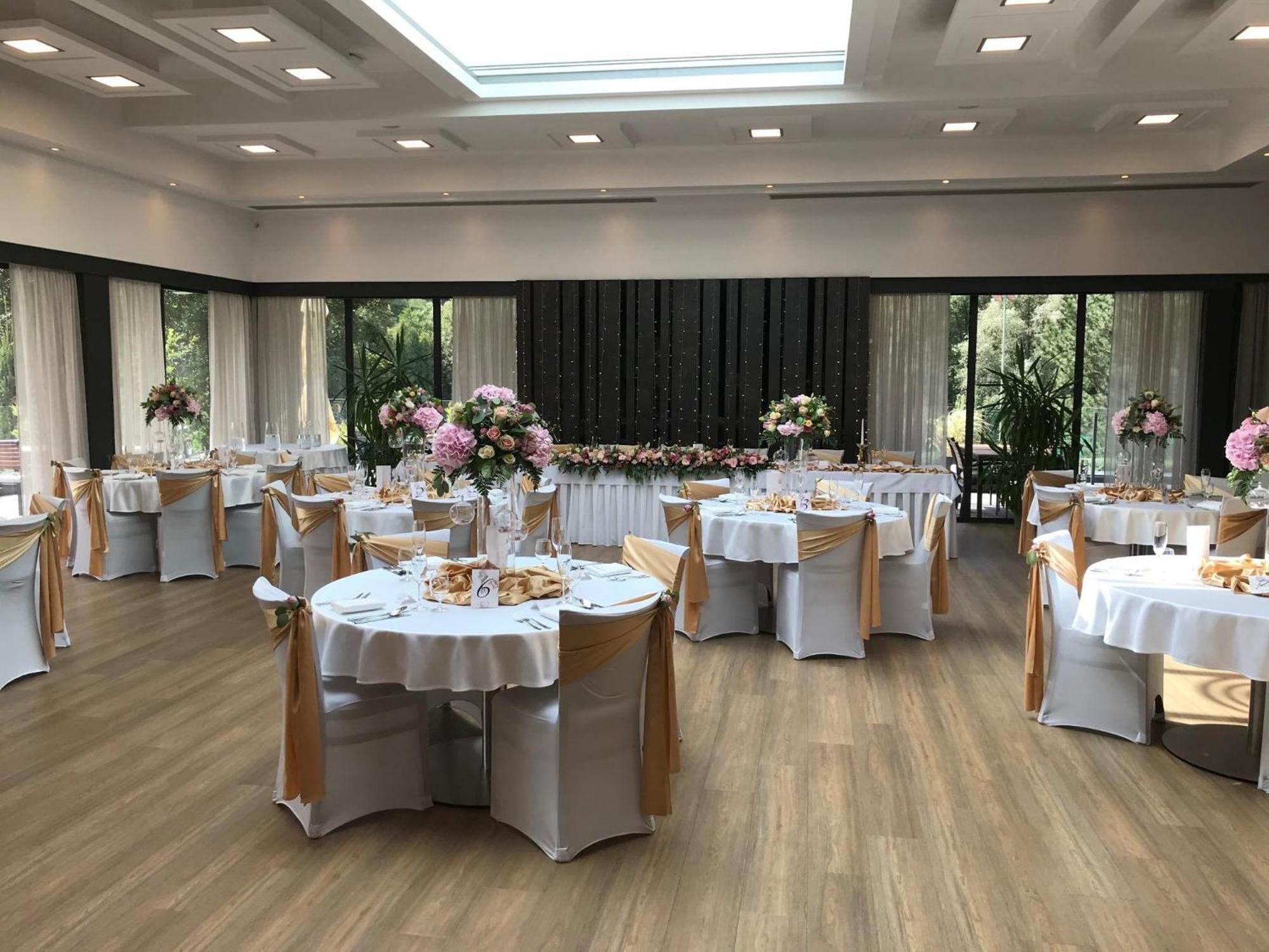 Frenštát pod Radhoštěm Hotel Bartos מראה חיצוני תמונה