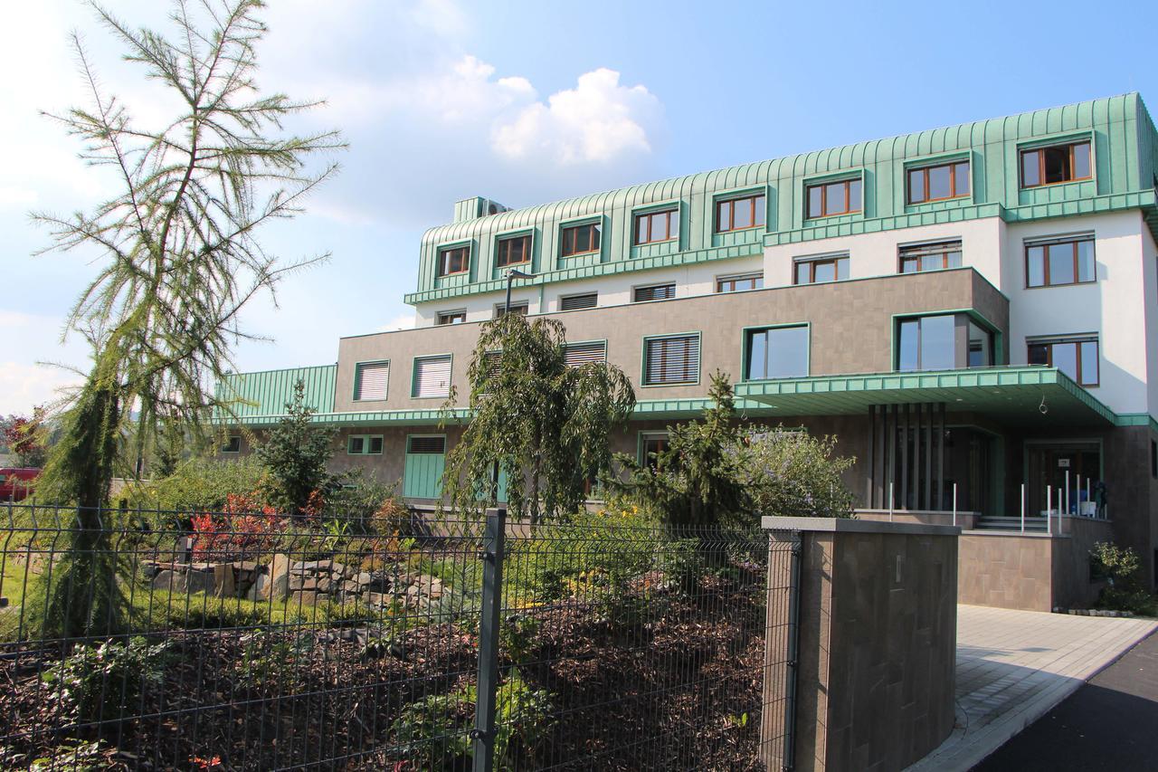 Frenštát pod Radhoštěm Hotel Bartos מראה חיצוני תמונה
