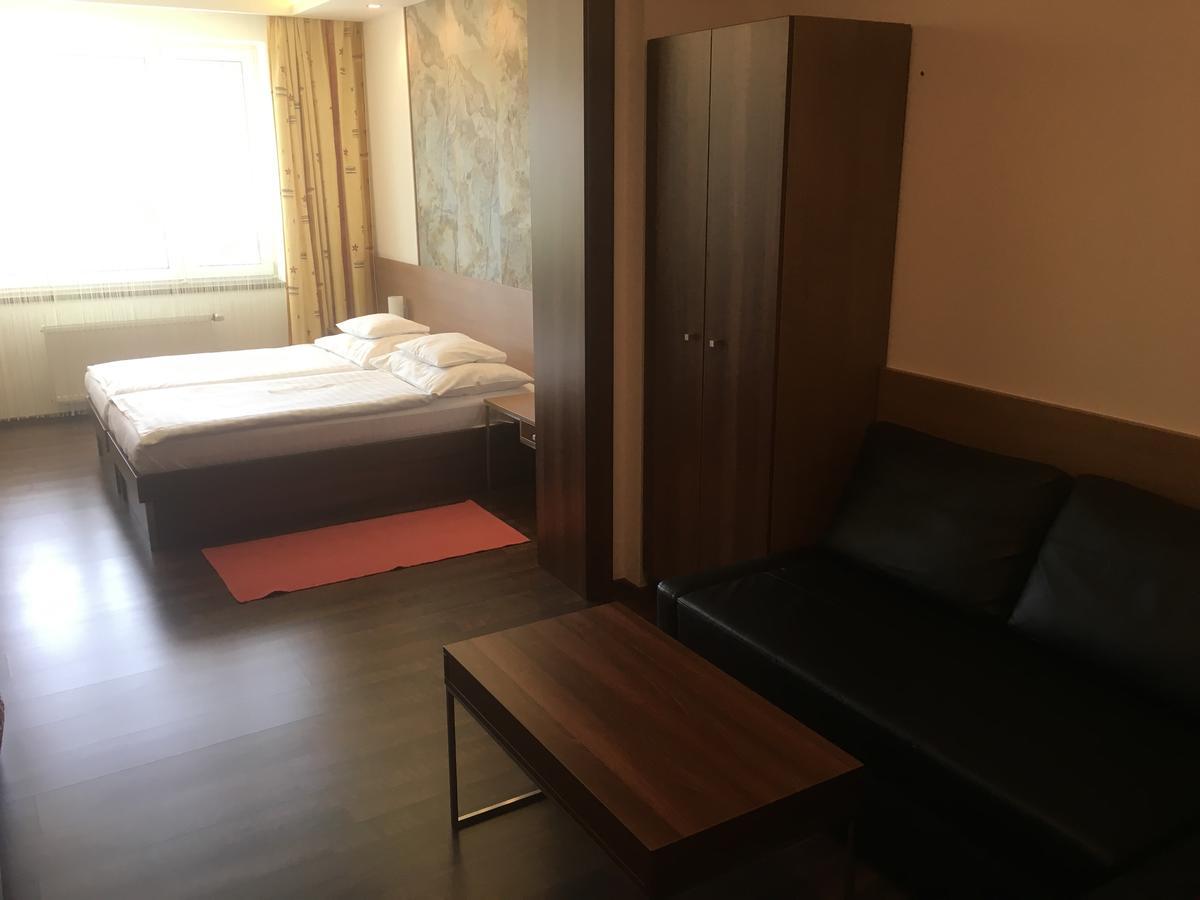Frenštát pod Radhoštěm Hotel Bartos מראה חיצוני תמונה