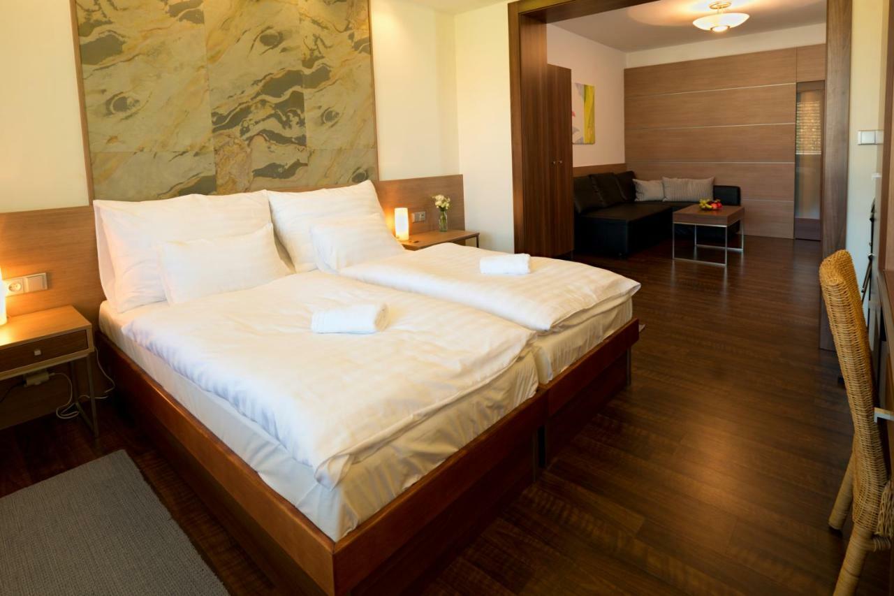 Frenštát pod Radhoštěm Hotel Bartos מראה חיצוני תמונה