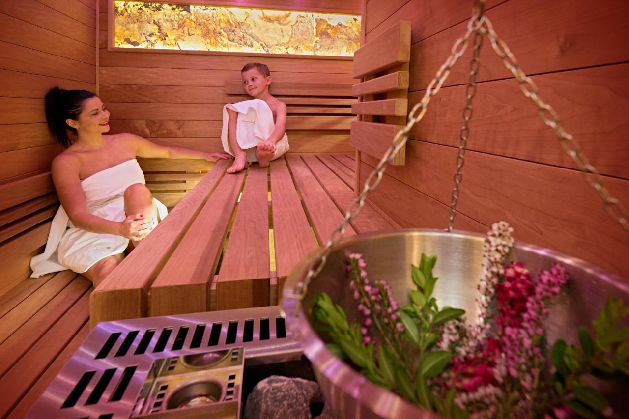 Frenštát pod Radhoštěm Hotel Bartos מראה חיצוני תמונה